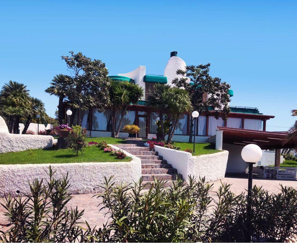 Villalessandra Civitavecchia Bagian luar foto
